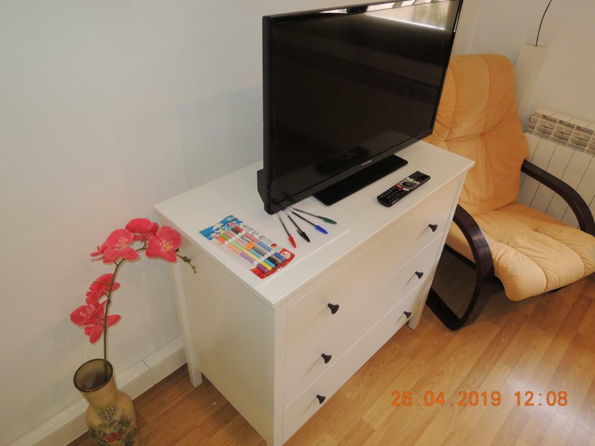 Apartament Jasmine Appartamento Besalú Esterno foto